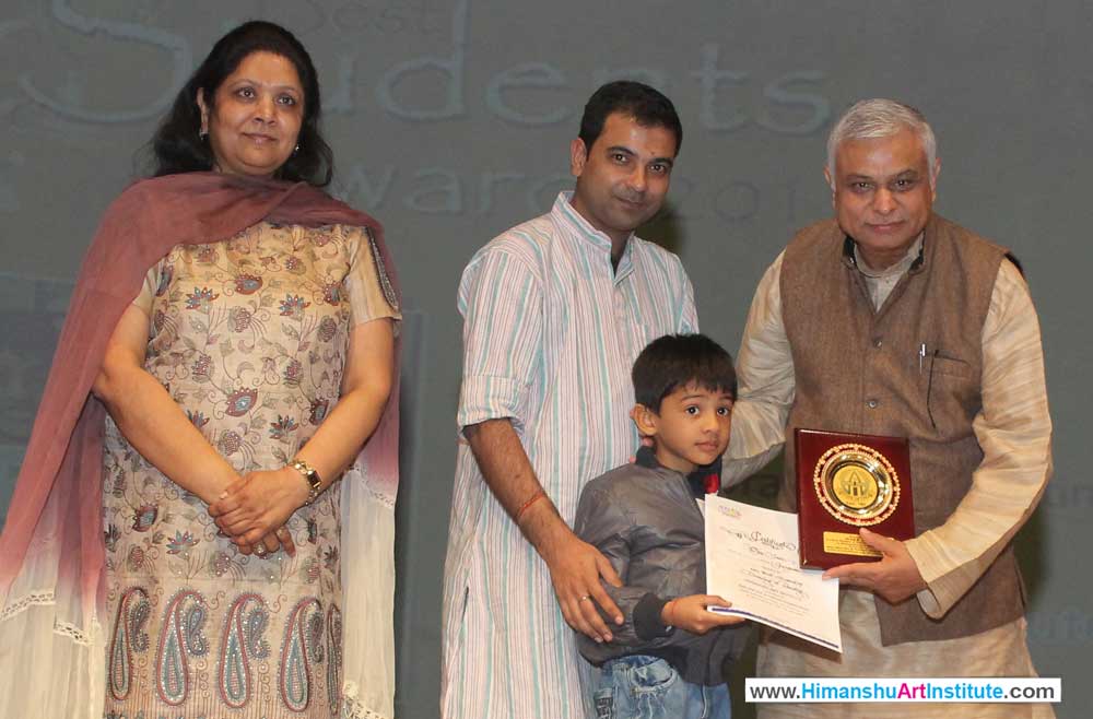 Ojas Jain Awarded for Best Student in Drawing & Painting