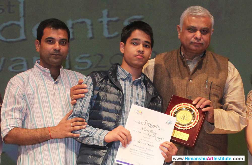 Tushar Goyal Awarded for Best Student in Painting