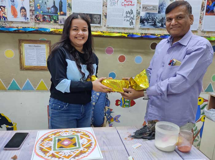 Diwali Celebration at Himanshu Art Institute, New Delhi, India, Fine Art Institute, Institute of Fine Art, Art & Craft Classes, Resin Art Classes, Online Drawing Classes, Online Painting Classes, Indian Art Courses, Indian Art Classes, Madhubani Painting Classes, Mandala Art Classes, Lippan Art Classes, Acrylic Painting Classes, Oil Painting Classes, Freehand Drawing Classes, Sketching Classes, Fashion Sketching Classes, BFA Degree Course, Best Art Colleges in India, Best Fine Art Institute in India