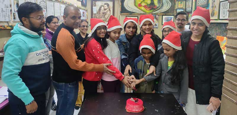 Merry Christmas Celebration at Himanshu Art Institute, New Delhi, India, Fine Art Institute, Institute of Fine Art, Art & Craft Classes, Resin Art Classes, Online Drawing Classes, Online Painting Classes, Indian Art Courses, Indian Art Classes, Madhubani Painting Classes, Mandala Art Classes, Lippan Art Classes, Acrylic Painting Classes, Oil Painting Classes, Freehand Drawing Classes, Sketching Classes, Fashion Sketching Classes, BFA Degree Course, Best Art Colleges in India, Best Fine Art Institute in India