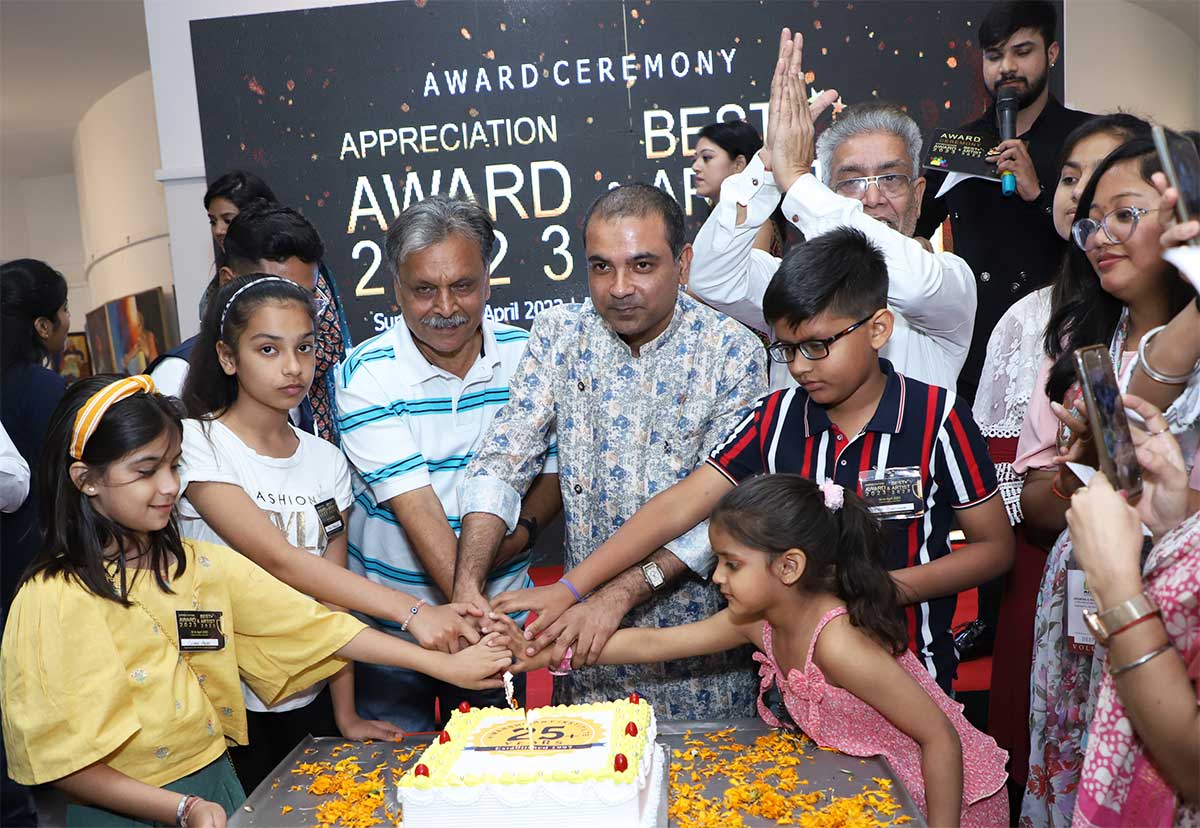 Silver Jubilee Celebration with Participants of the 'Best Artist & Appreciation Awards 2023', Fine Art Institute, Institute of Fine Art, Art & Craft Classes, Resin Art Classes, Online Drawing Classes, Online Painting Classes, Indian Art Courses, Indian Art Classes, Madhubani Painting Classes, Mandala Art Classes, Lippan Art Classes, Acrylic Painting Classes, Oil Painting Classes, Freehand Drawing Classes, Sketching Classes, Fashion Sketching Classes, BFA Degree Course, Best Art Colleges in India, Best Fine Art Institute in India